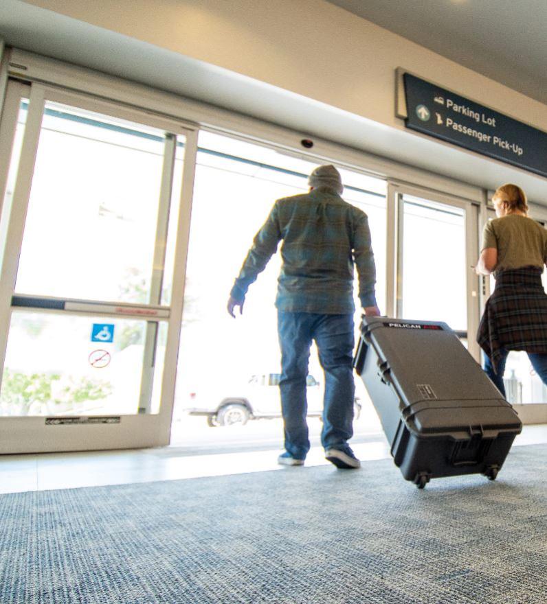 Pelican 1535 Air Travel Luggage - Black