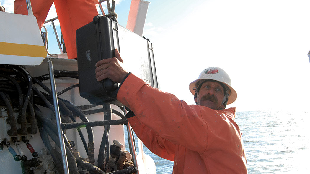 Pelican 1550 Protector Case with Foam - Black