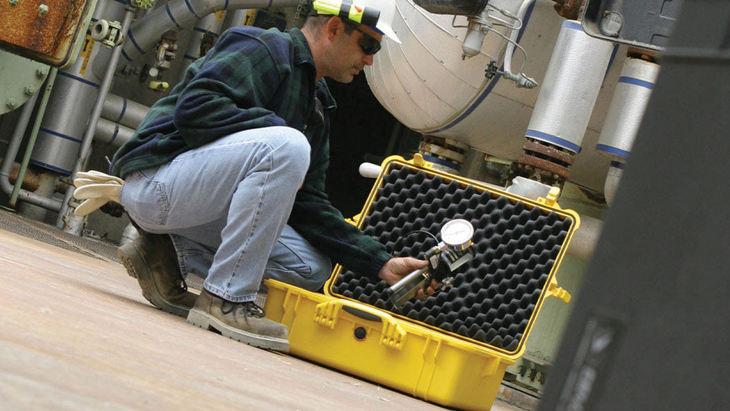 Pelican 1600 Protector Case with Foam - Black